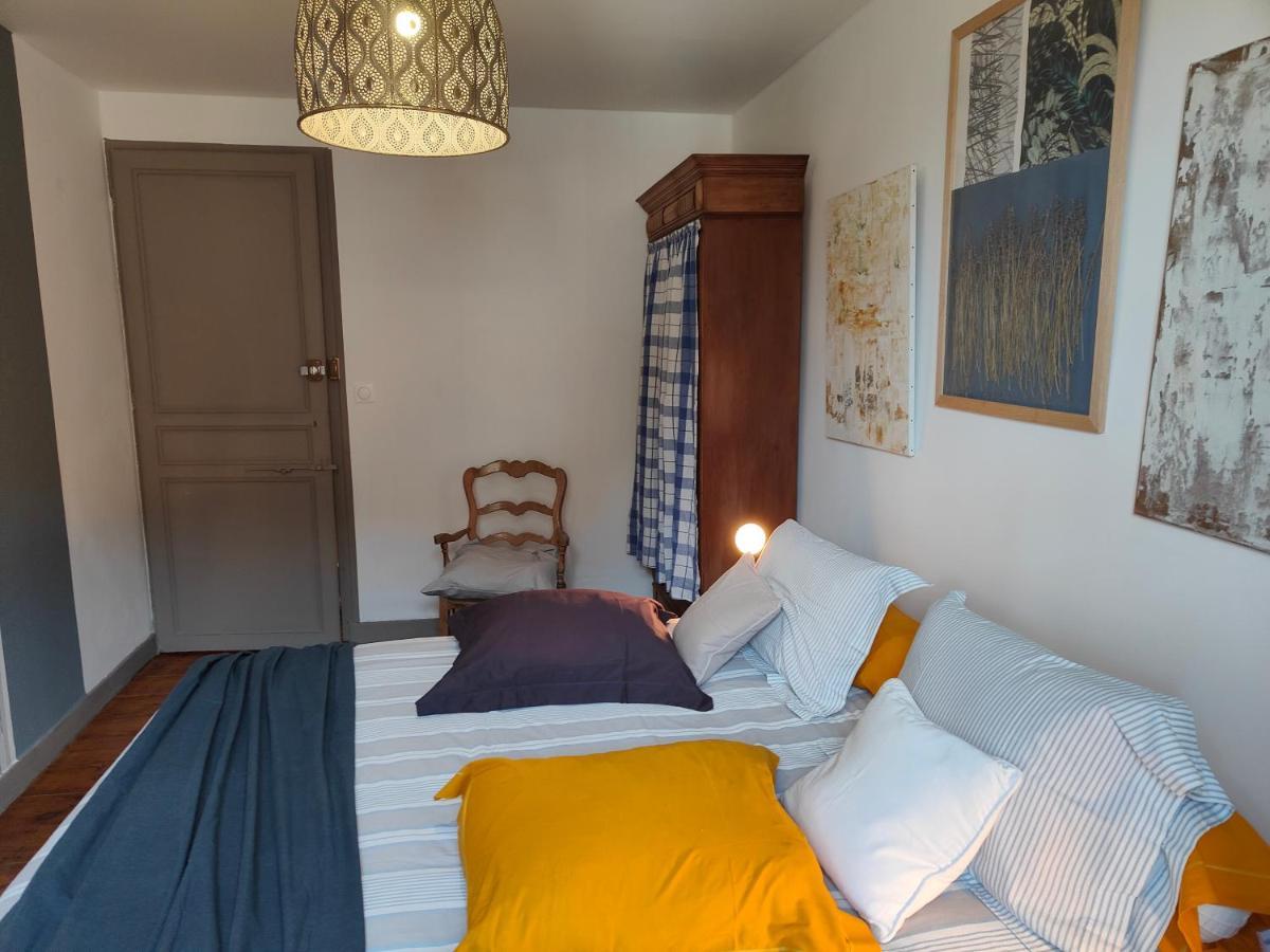 Le Chat Botte Chambres Et Table D'Hote Sur Reservation Arthez-de-Bearn Exterior foto